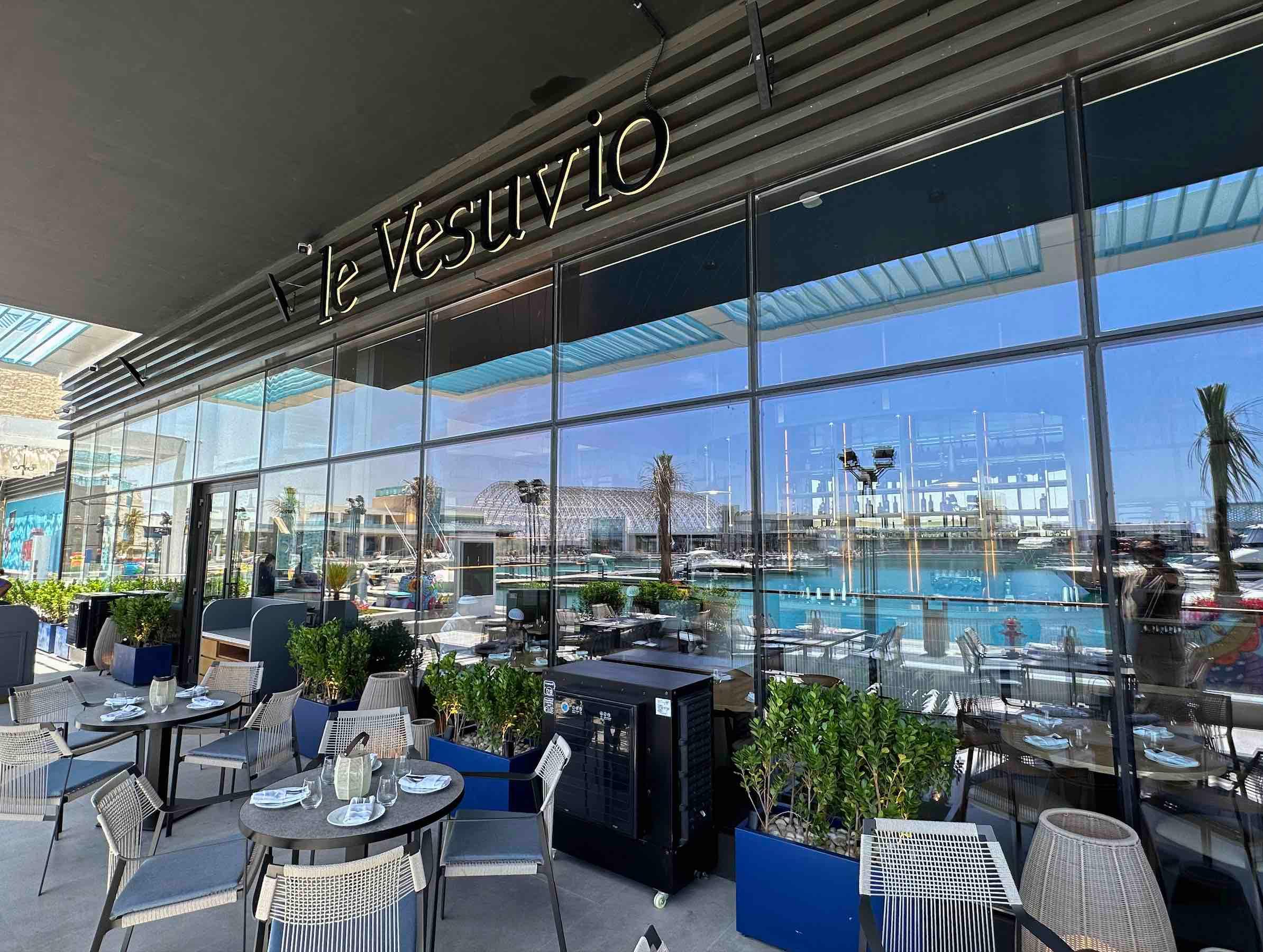 FACT Review: An explosive Italian dining experience at Le Vésuvio